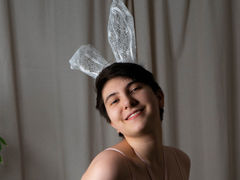 LilyMarlin - female with brown hair and  big tits webcam at LiveJasmin