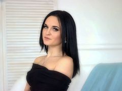 AlinaCherry - female with black hair webcam at LiveJasmin