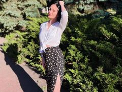 AlinaCherry - female with black hair webcam at LiveJasmin