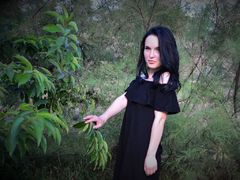 AlinaCherry - female with black hair webcam at LiveJasmin