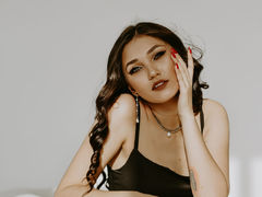 LinaElfi - female with black hair webcam at LiveJasmin
