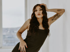 LinaElfi - female with black hair webcam at LiveJasmin