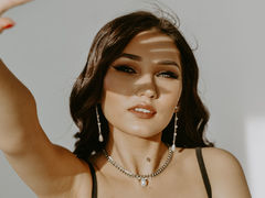 LinaElfi - female with black hair webcam at LiveJasmin