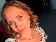 LinaLandale from LiveJasmin