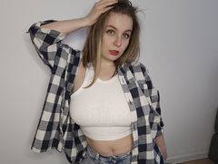 LinaMillls from LiveJasmin