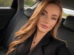 KristinaKuk from LiveJasmin