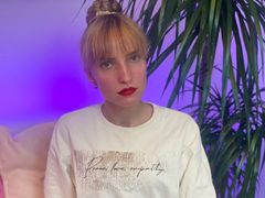 LindaBarrett from LiveJasmin