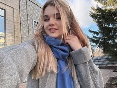 LindaSenpai - blond female with  big tits webcam at LiveJasmin