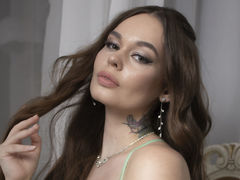 LinetEvads from LiveJasmin