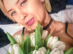 LisaBennett - female with black hair and  big tits webcam at LiveJasmin