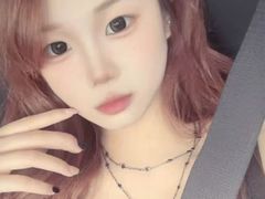 LisaMarora - female with black hair and  big tits webcam at LiveJasmin