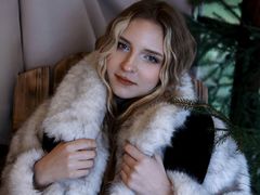 LisaTorress - female with red hair webcam at LiveJasmin