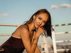 LisaTua - female with brown hair and  small tits webcam at LiveJasmin