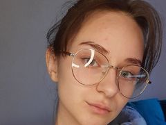 LisaVonn - female with brown hair and  big tits webcam at LiveJasmin