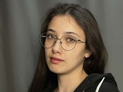 LisetteColangelo - female with brown hair webcam at LiveJasmin