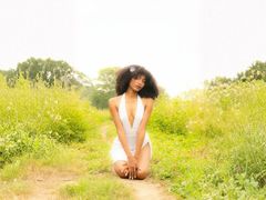 LissaBlaze - female with black hair webcam at LiveJasmin