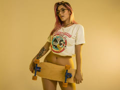 LissanaScott - female with brown hair webcam at LiveJasmin