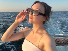 LissyStonem - female with brown hair webcam at LiveJasmin