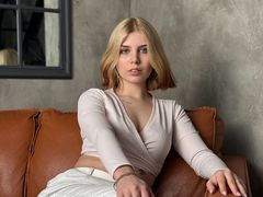 DarlineHaddaway - blond female webcam at LiveJasmin