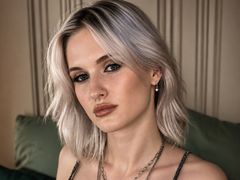 LizzyCrazy from LiveJasmin