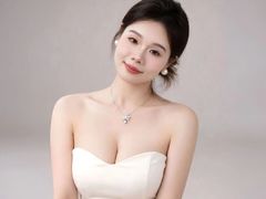 lingzi - female with black hair and  big tits webcam at LiveJasmin
