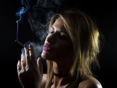 AmyURBFF - female with brown hair webcam at LiveJasmin