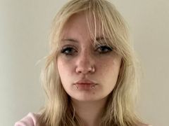 LoisBrindamour from LiveJasmin