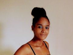 LolaReina - female with black hair and  big tits webcam at LiveJasmin