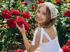 LolaWilsons - blond female webcam at LiveJasmin