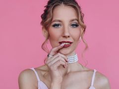 LolaWilsons - blond female webcam at LiveJasmin