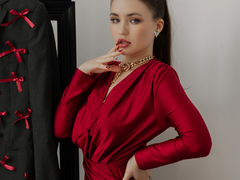LollyRais - female with brown hair webcam at LiveJasmin