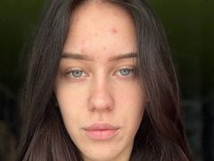 LonnieGirling - female with brown hair webcam at LiveJasmin