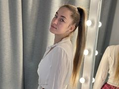 LoraBraitson from LiveJasmin