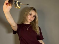 LoraGrindle from LiveJasmin