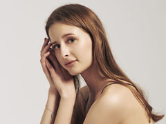 LoraVale - female with brown hair and  small tits webcam at LiveJasmin