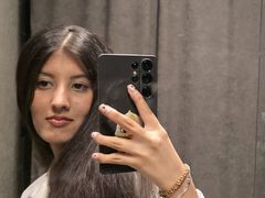 LoreenaGran - female with brown hair webcam at LiveJasmin