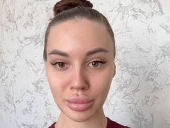 LorettaLauney - female with brown hair webcam at LiveJasmin