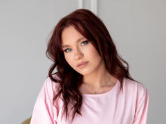 LorinMiller - female with brown hair webcam at LiveJasmin