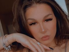 AriaDevon - female with brown hair and  big tits webcam at LiveJasmin