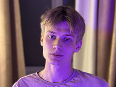 LouieEvans from LiveJasmin