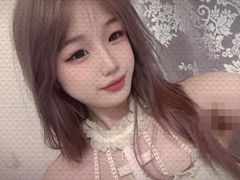 LouisMaeve - female with red hair and  big tits webcam at LiveJasmin