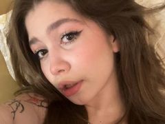 LouisaWilsonn from LiveJasmin