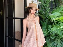 LouiseBernard - female with black hair and  big tits webcam at LiveJasmin