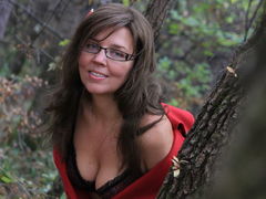 Loveatschka - female with brown hair and  big tits webcam at LiveJasmin
