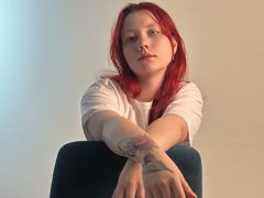 LovellaCrock - female with brown hair webcam at LiveJasmin