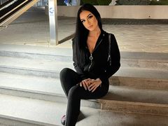 LuanaDess - female with brown hair and  big tits webcam at LiveJasmin