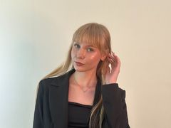 LucettaBoothroyd from LiveJasmin