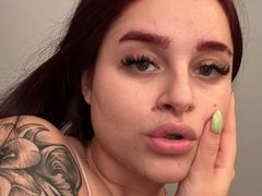 LucieRed - female with red hair webcam at LiveJasmin