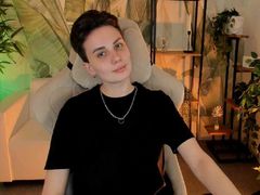 LuckySky from LiveJasmin