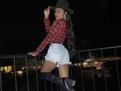 LucyLarz from LiveJasmin